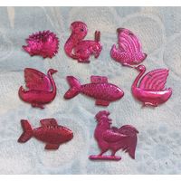 Елочные игрушки, пластик малиновый