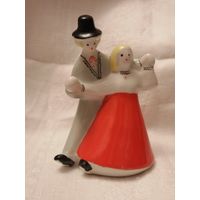 Танцующая пара. Лиго. Рига.