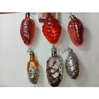 Ёлочная игрушки , Шишки . СССР .