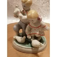 СТАТУЭТКА ,, ДЕТИ КОРМЯТ ГОЛУБЕЙ" ПОЛОНСКИЙ ЗХК 1950-1960е СССР ЛЮКС