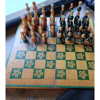 Шахматы деревянные сувенирные.