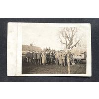 Фотооткрытка 1 Мировая война / Группа немецких солдат и офицеров / униформа / повозки