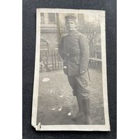 Фотооткрытка 1 Мировая война / Немецкий солдат / Полевая форма (Feldgrau) штык-нож / штамп ателье