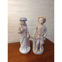 Фарфоровые парные статуэтки