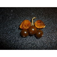 Янтарная Брошь Вишни Старая Германия (SBM) 20-40-ые