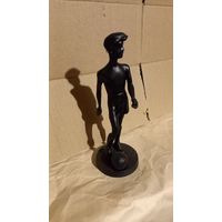 Сатуэтка Касли, Юный футболист,  18см, металл
