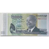 Камбоджа 2000 риелей 2013 г.