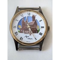 Новые !!! Часы Луч. Кварц. в упаковке и с документом. 1999 год. Красный костел. День. Ночь. солнышко и луна бегают между башенками.Новые . темный корпус.БОНУСОМ новая батарейка !!!