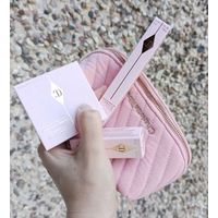 Лимитированный набор Charlotte Tilbury в косметичке