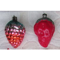 Елочные игрушки - яркие крупные ягоды. Стекло, цена за обе