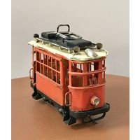 Модель декоративного ретро-трамвая.