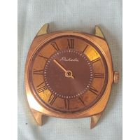 Часы "Ракета" в позолоте, не рабочие.