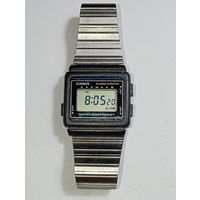 Винтажные цифровые часы Casio W-11 (модуль 203). Эта модель была впервые выпущена в 1984 году.