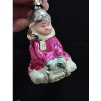 Игрушка ёлочная Мальчик на санях