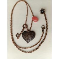 Подвеска с сердечком, ключиком и вишневым кварцем