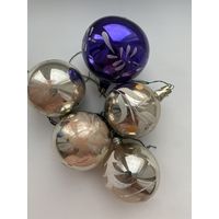 Елочные игрушки.