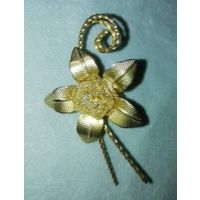 Винтажная золотистая брошь. 5,5 см. Германия.