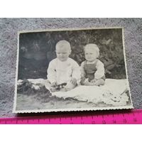 Старое фото. Дети