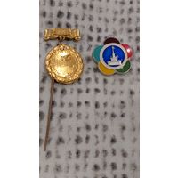 Запчасти от значков))