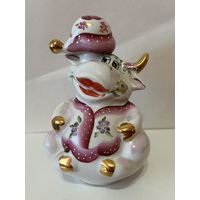 РЕДКАЯ!!! Фарфоровая статуэтка штоф для ликера, коньяка. "Корова"(бык) 2009 г. Добруш. Ручная роспись,  с позолотой. АУКЦИОН не с рубля без МПЦ.