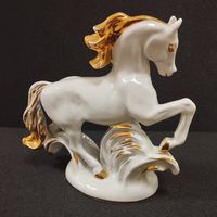 Статуэтка фарфоровая Конь Огонь. ЛФЗ. СССР