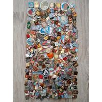 Значки. Свыше 300 штук. Большой лот. С рубля, без минимальной цены.