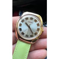 Часы золотые Ракета