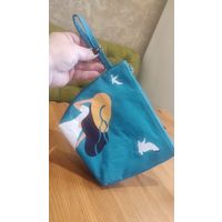 Косметичка термо от Ив Роше. Новая. Размер 22 на 17 см, высота 17 см. Очень классная.