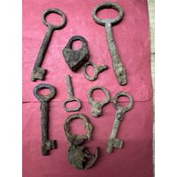 Ключи старинные.цена за все.
