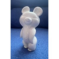 Фарфоровая статуэтка "Олимпийский мишка".  Целый.