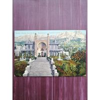 Старая открытка. Крым. Алупка. Дворец князя Воронцова и Львиная терасса. Чистая.