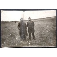 Фото на военном аэродроме. 11х16 см.