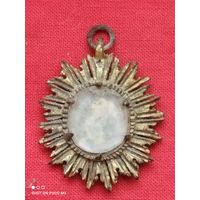 Старинный медальон,позолота
