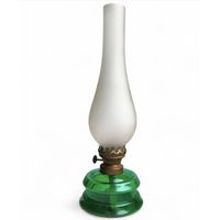 Старинная  керосиновая лампа