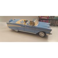 Модель 1:18 Road Legends 1957 Chevrolet Bel Air
