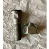 Шпилька колесная