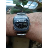 Часы Ракета Кварц , СССР черный циферблат, очень редкие, состояние