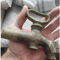 Старинный бочковой кран