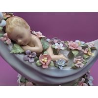 Фарфоровая статуэтка