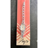 Часы Луч браслетные Новые