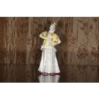 Фарфоровая статуэтка "Танцующая девушка, Плясунья Лебедушка" Дулево
