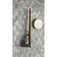 Значок-сувенир топор дровосека, туризм