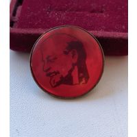 Значок тяжёлый В. И. Ленин.