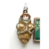 Ёлочная игрушка. Барышня в серебряной шубке.