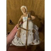 Девушка с виолончелью