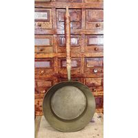 Тазик латунный с деревянной ручкой