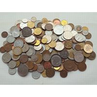 Сборный лот монет мира ( без СССР , СНГ и России ) , 240 штук , с 1 рубля .