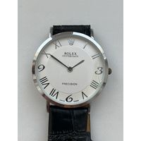 Часы. ROLEX. Ролекс. Кварц. Рабочие или нет не знаю. Стекло треснуто.