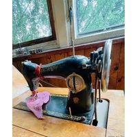 Швейная машина 2-М-3 в тумбе (Подольск, 1966)