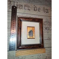 Миниатюрная репродукция Дома Каммерцеля в Страсбурге на золотой фольге, размер рамы 14.5*16.5 см.